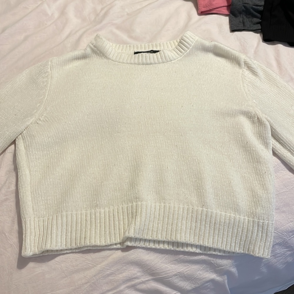 Chenille mock neck from Forever 21, 8/10 condition.